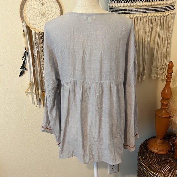 Gray Umgee Embroidered Peasant Women’s Top/ Size Small/ Rayon Blend - Picture 5 of 8